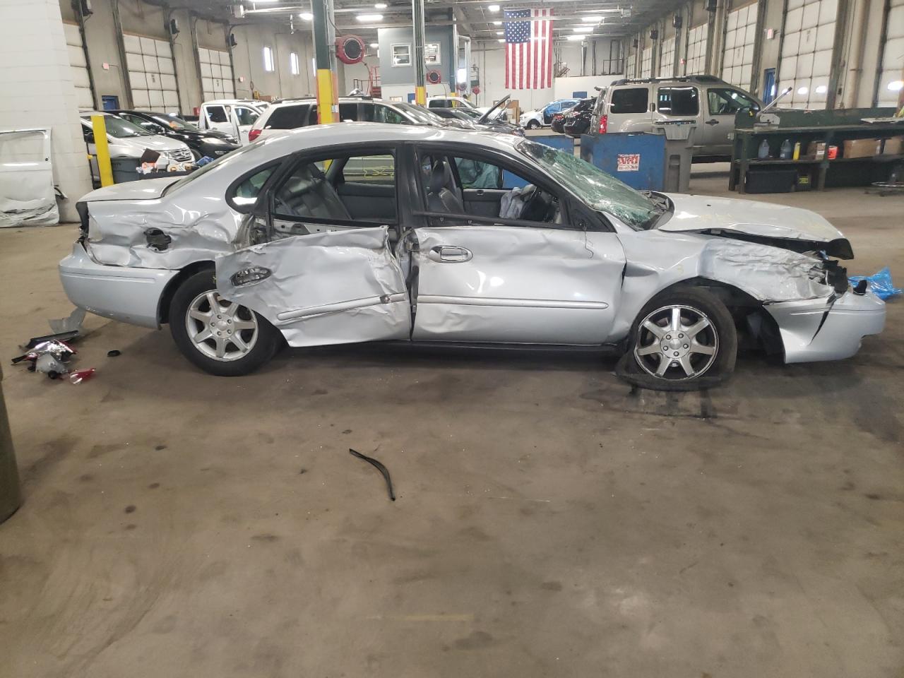 Photo 9 from auction – 2007 FORD TAURUS SEL with VIN 1FAFP56U97A191442