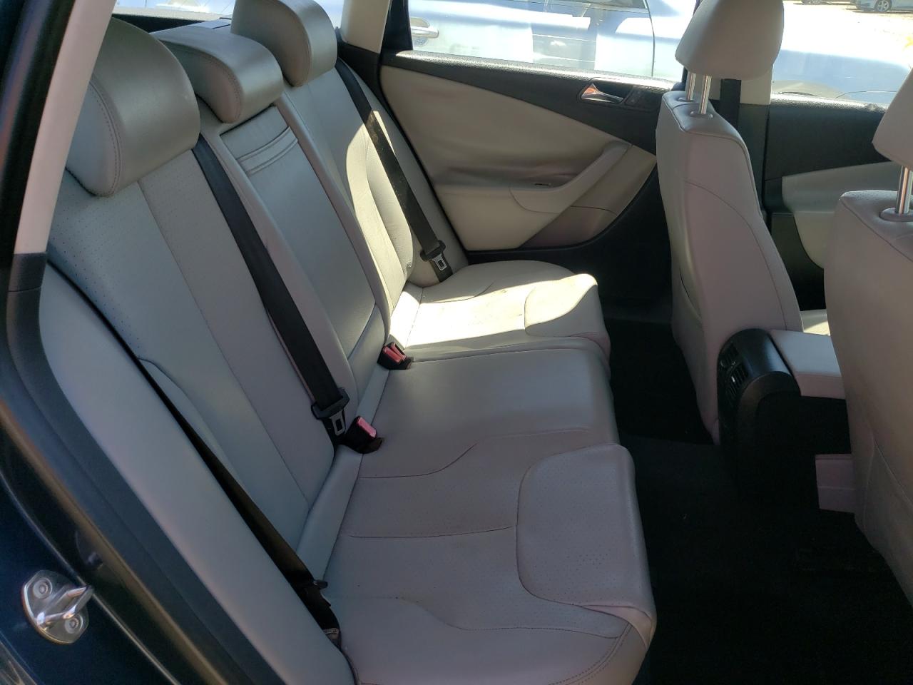 Photo 6 from auction – 2007 VOLKSWAGEN PASSAT 2.0 with VIN WVWLK73C87E015462
