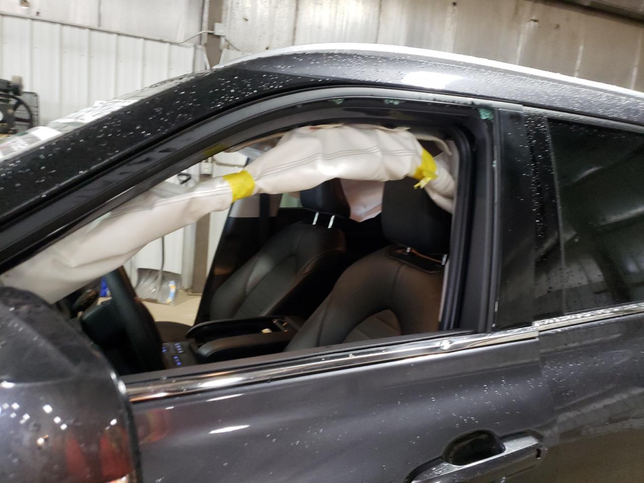 Photo 9 from auction – 2022 TOYOTA HIGHLANDER with VIN 5TDGZRBH3NS575869