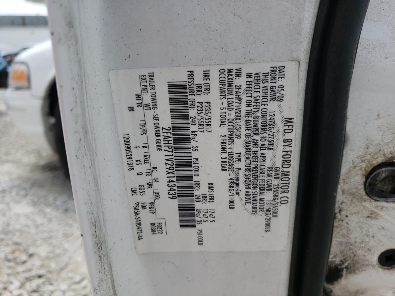 Photo 10 from auction – 2009 FORD CROWN VICT with VIN 2FAHP71V29X143439