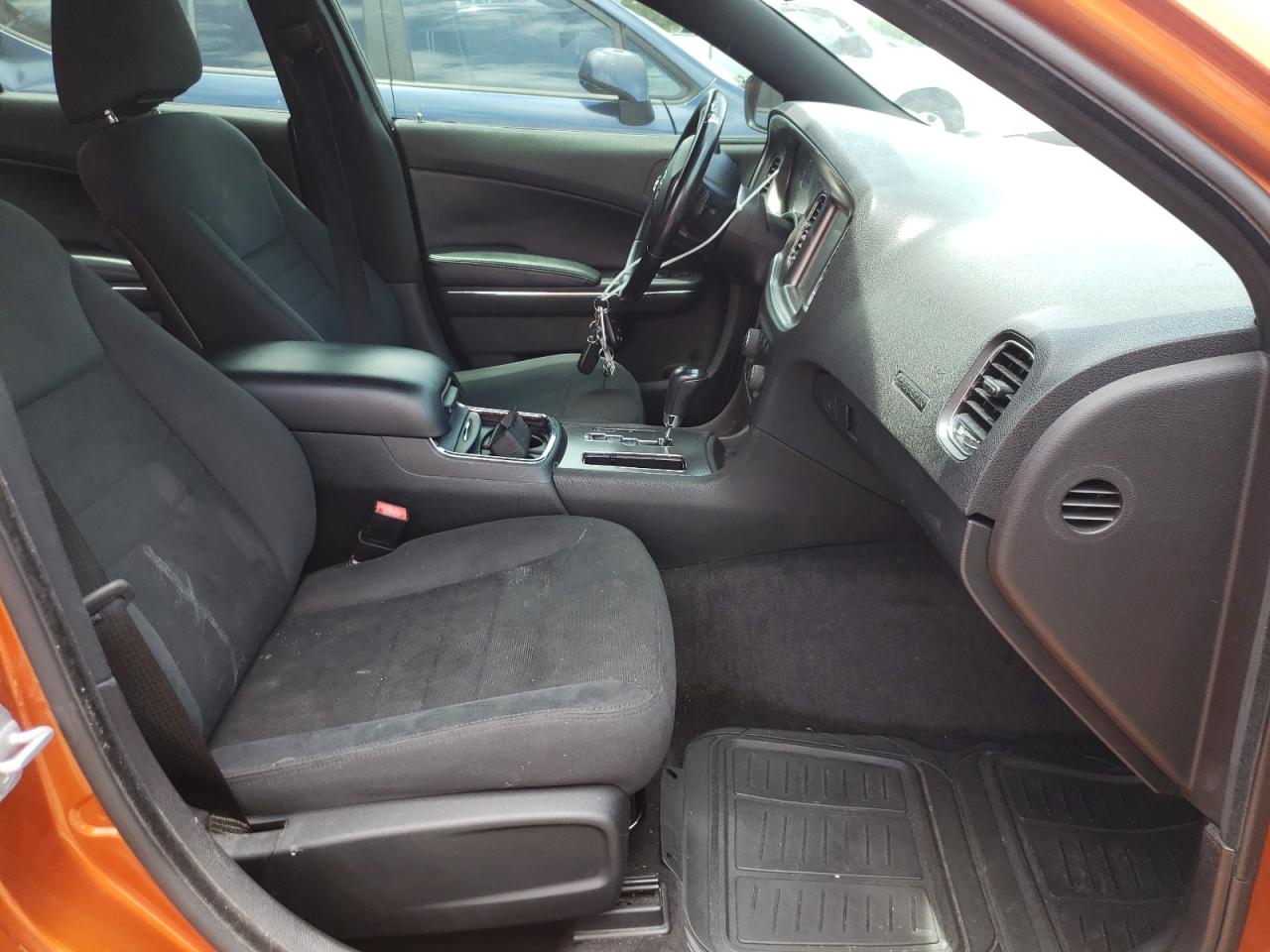 Photo 5 from auction – 2011 DODGE CHARGER with VIN 2B3CL3CGXBH598032