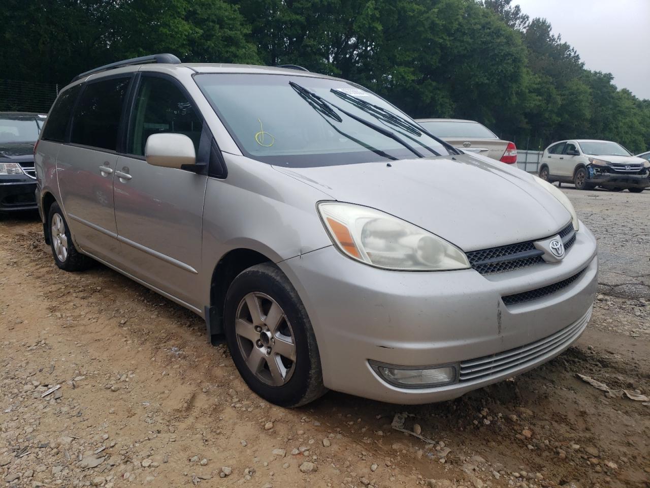 TOYOTA SIENNA XLE 2004 with VIN 5TDZA22C04S211581 - Photo from auction