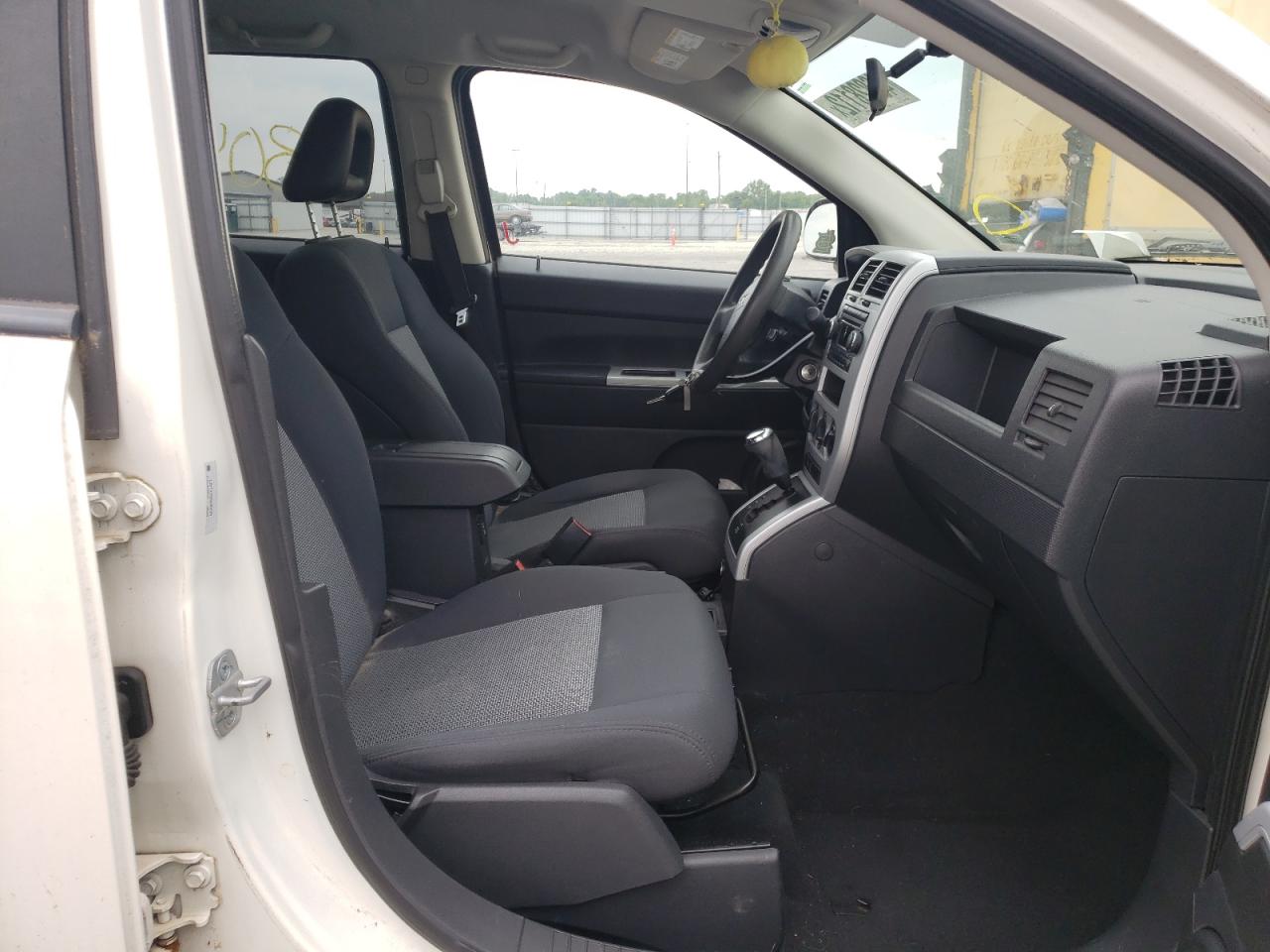 Photo 18 from auction – 2008 JEEP COMPASS SP with VIN 1J8FT47068D580169