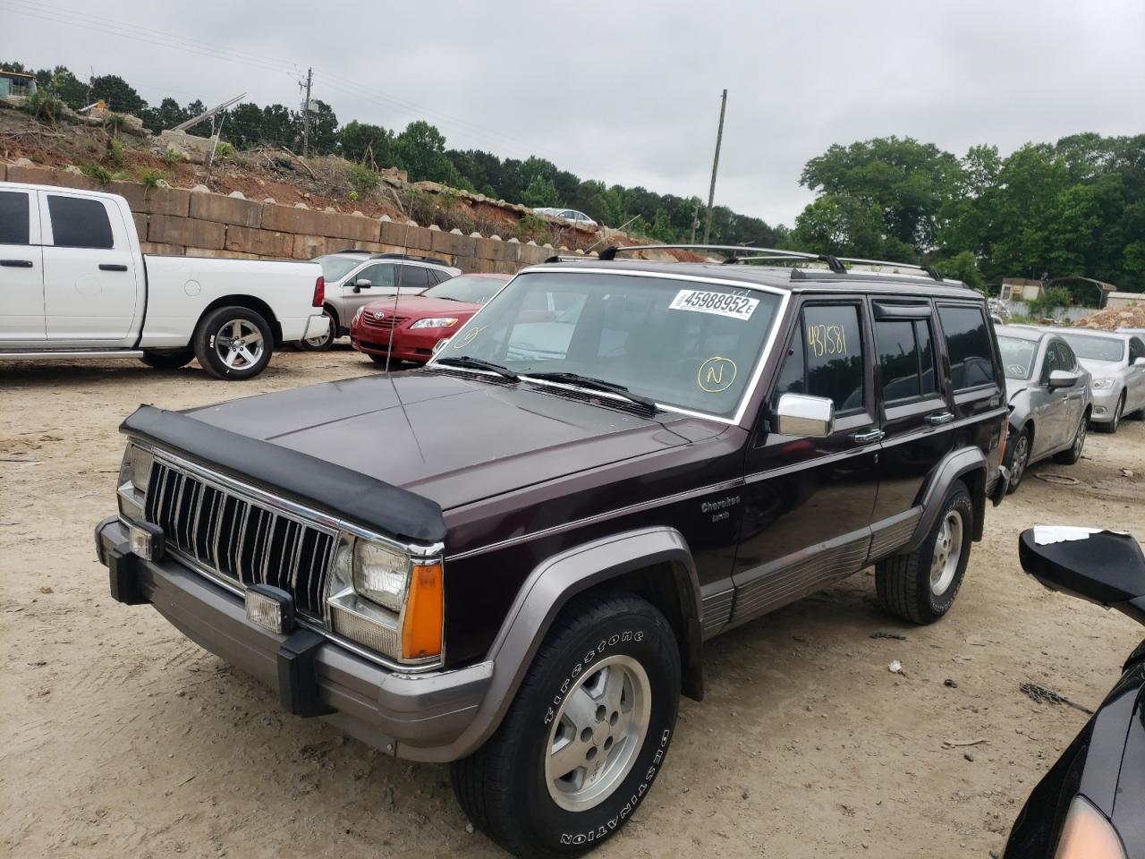 Photo 2 from auction – 1992 JEEP CHEROKEE L with VIN 1J4FJ58S6NL112716