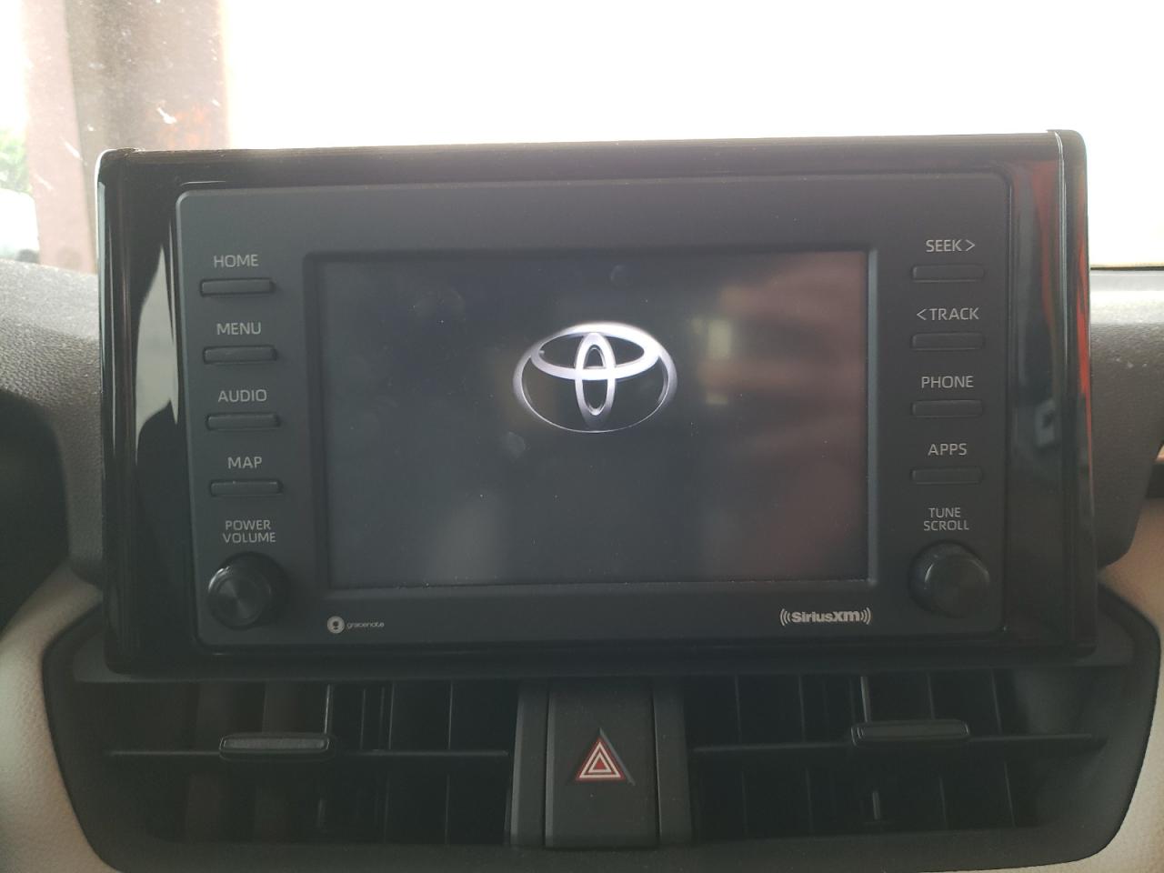 Photo 9 from auction – 2021 TOYOTA RAV4 XLE with VIN 2T3W1RFV2MC101932