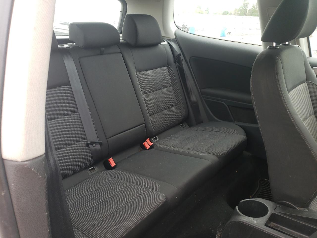 Photo 6 from auction – 2011 VOLKSWAGEN GOLF with VIN WVWAA7AJ5BW019872