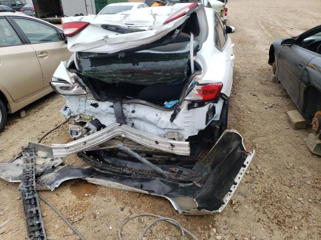 Photo 9 from auction – 2016 CHRYSLER 200 LIMITE with VIN 1C3CCCAB9GN169490