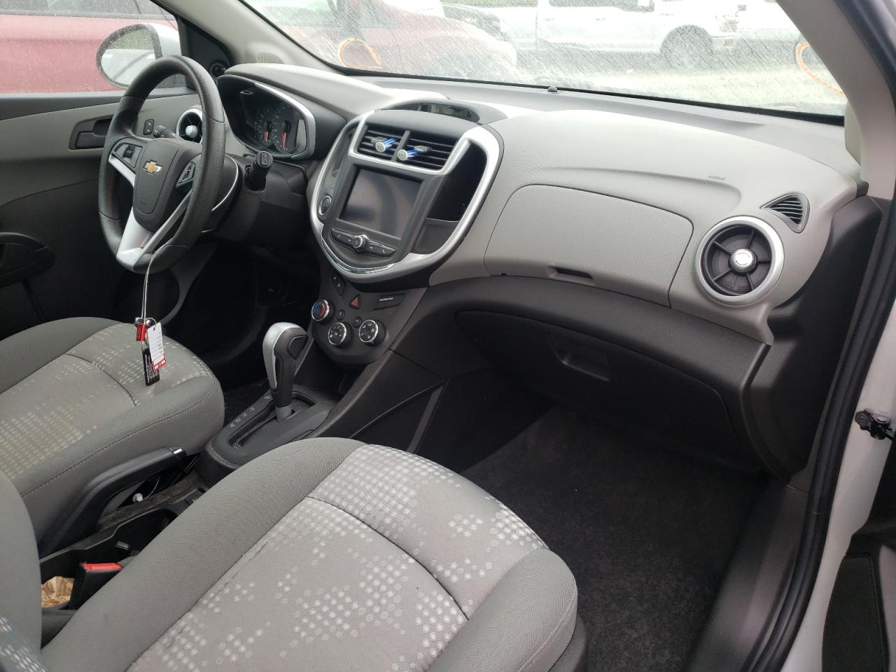 Photo 9 from auction – 2020 CHEVROLET SONIC with VIN 1G1JG6SB3L4123489