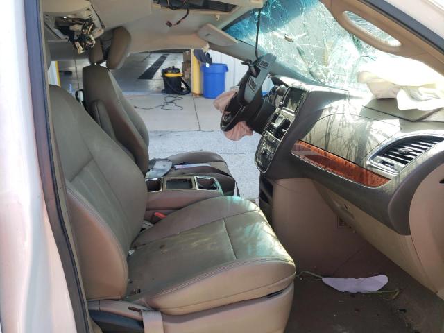 Photo 5 from auction – 2015 CHRYSLER TOWN & COU with VIN 2C4RC1BG2FR560891