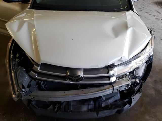 Photo 7 from auction – 2017 TOYOTA HIGHLANDER with VIN 5TDJZRFH3HS511237