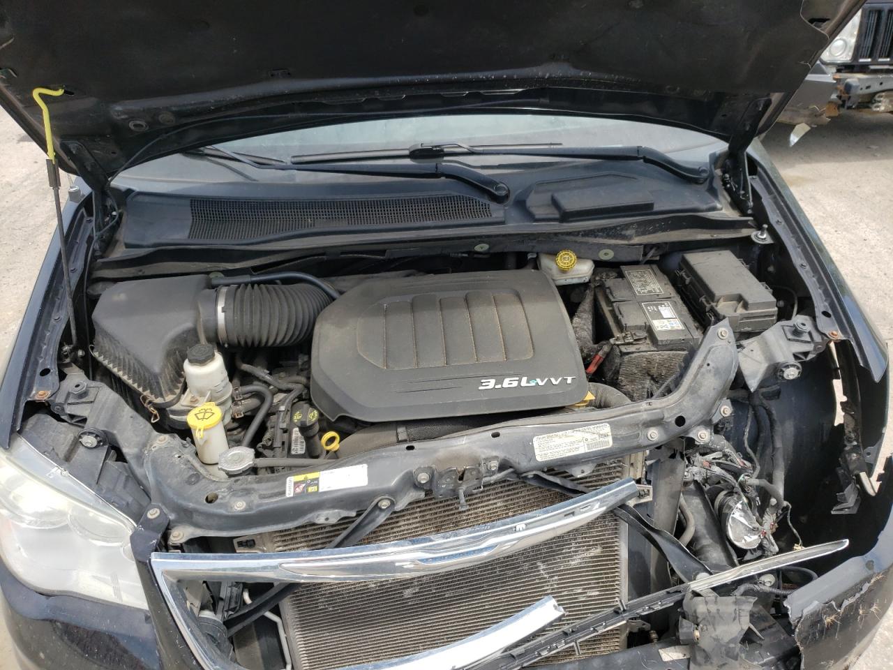 Photo 12 from auction – 2013 CHRYSLER TOWN & COU with VIN 2C4RC1CG8DR596919