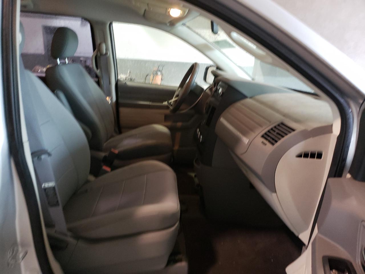 Photo 5 from auction – 2008 DODGE GRAND CARA with VIN 2D8HN44H78R707014