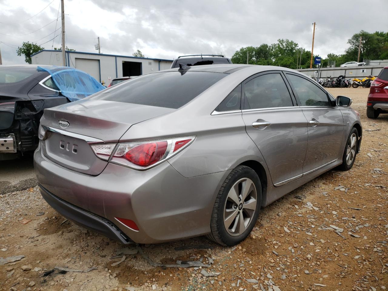 Photo 4 from auction – 2012 HYUNDAI SONATA HYB with VIN KMHEC4A42CA047840