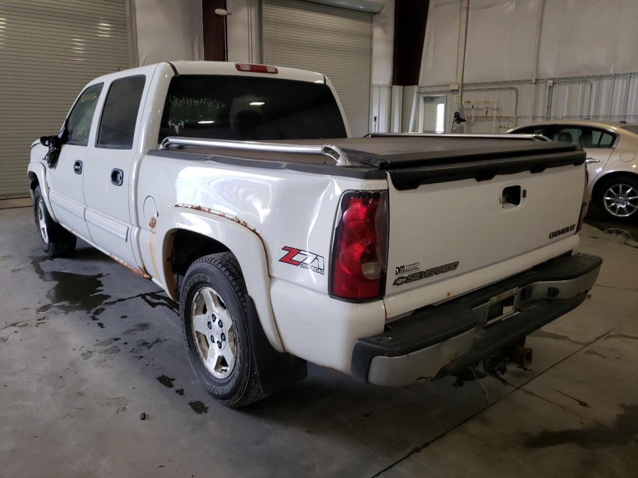 Photo 3 from auction – 2004 CHEVROLET SILVERADO with VIN 2GCEK13T141328730