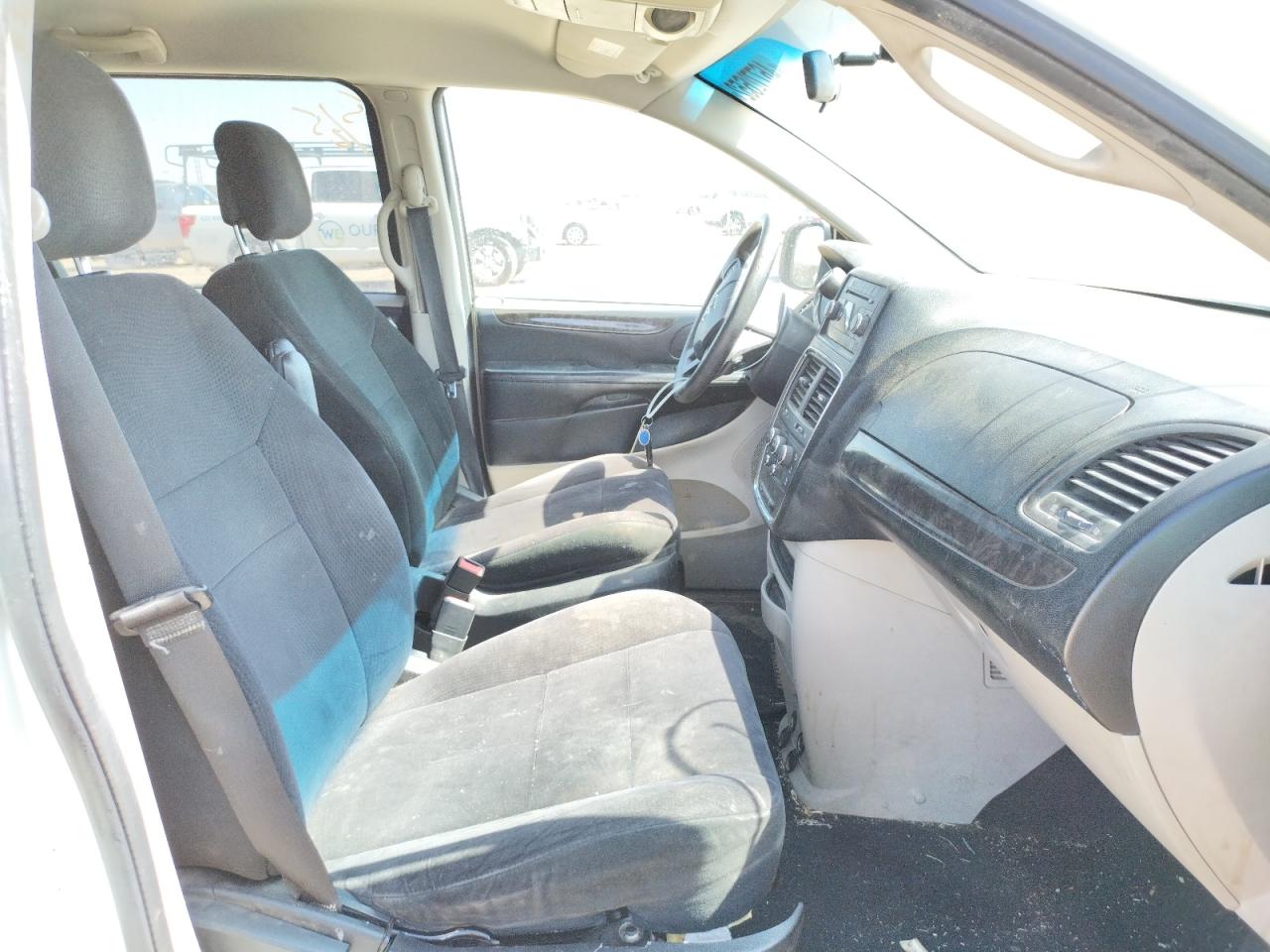 Photo 5 from auction – 2011 DODGE GRAND CARA with VIN 2D4RN4DG2BR768128