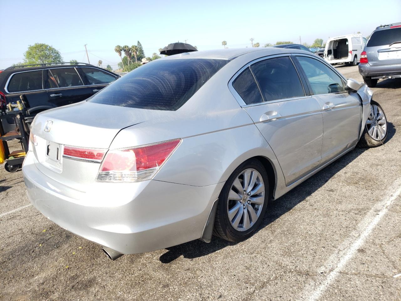 Photo 4 from auction – 2011 HONDA ACCORD with VIN 1HGCP2F84BA004035