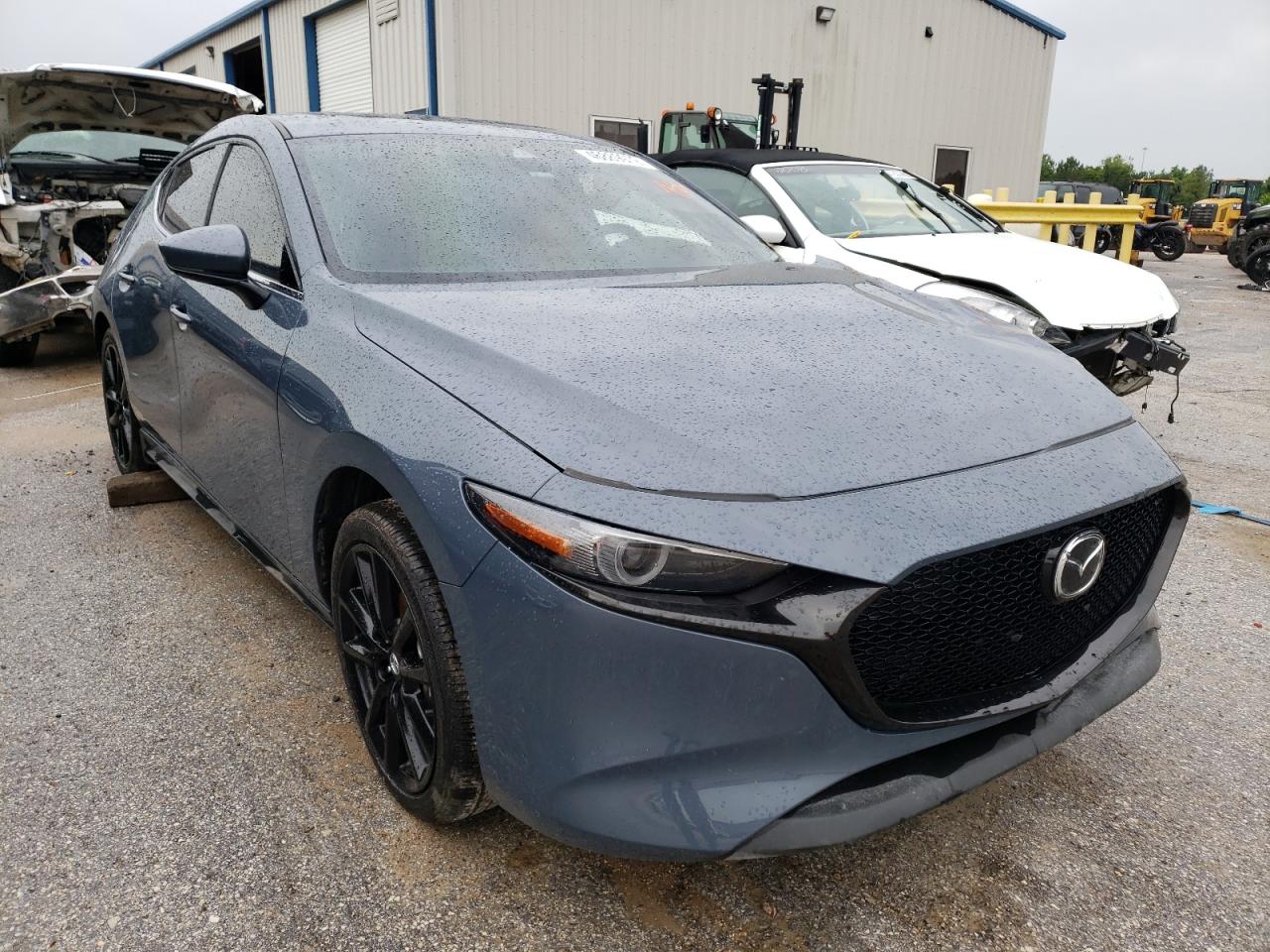 MAZDA 3 PREMIUM 2021 with VIN JM1BPAML9M1401688 - Photo from auction