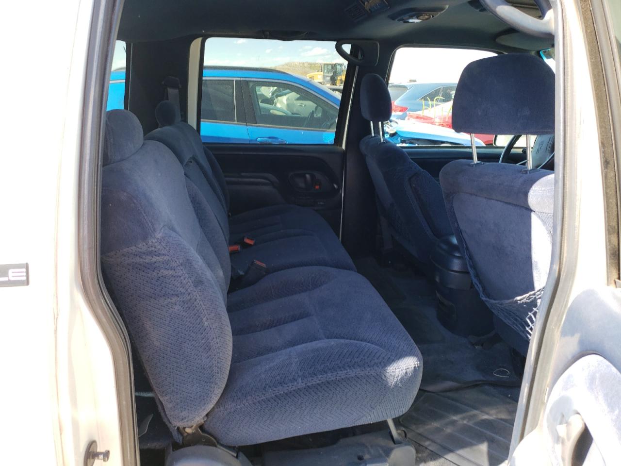 Photo 6 from auction – 1995 GMC SUBURBAN K with VIN 1GKFK16K6SJ768974