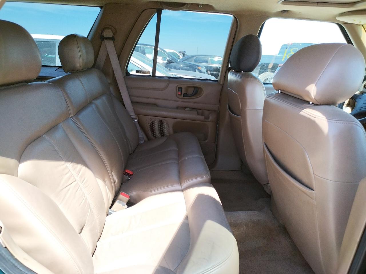 Photo 6 from auction – 1998 CHEVROLET BLAZER with VIN 1GNDT13W1W2177028