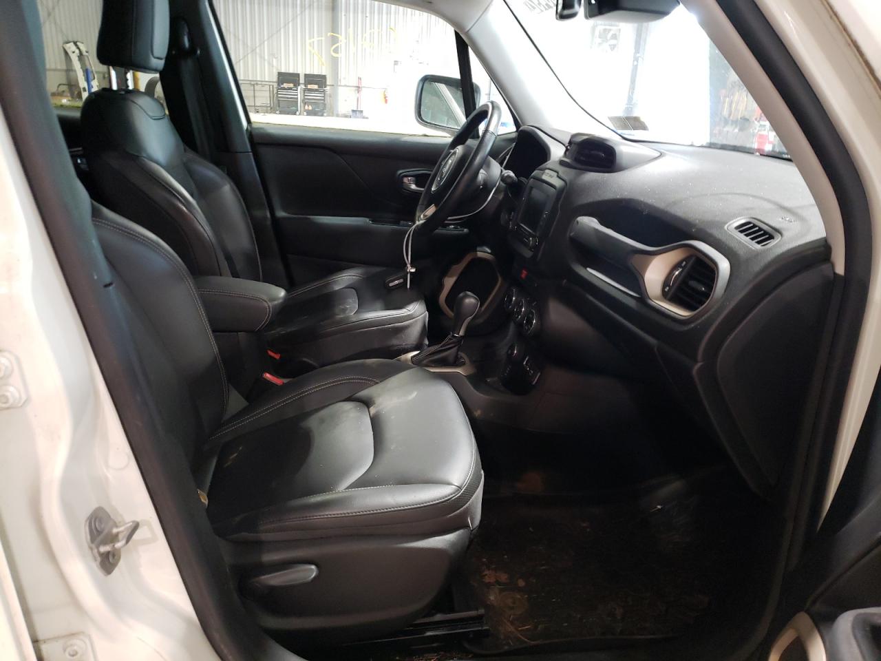 Photo 5 from auction – 2015 JEEP RENEGADE L with VIN ZACCJBDT6FPC07375
