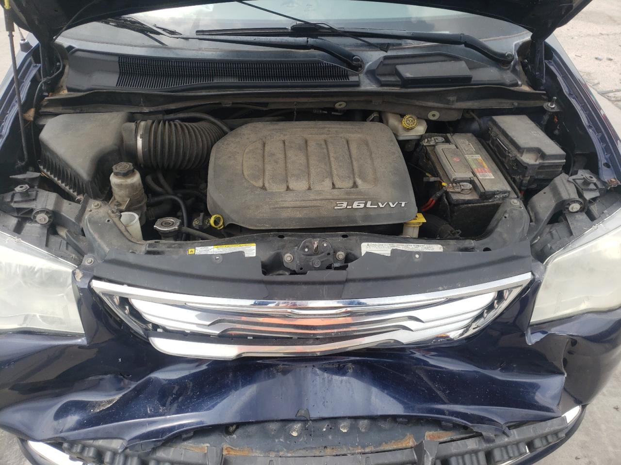 Photo 7 from auction – 2012 CHRYSLER TOWN & COU with VIN 2C4RC1CG2CR216732
