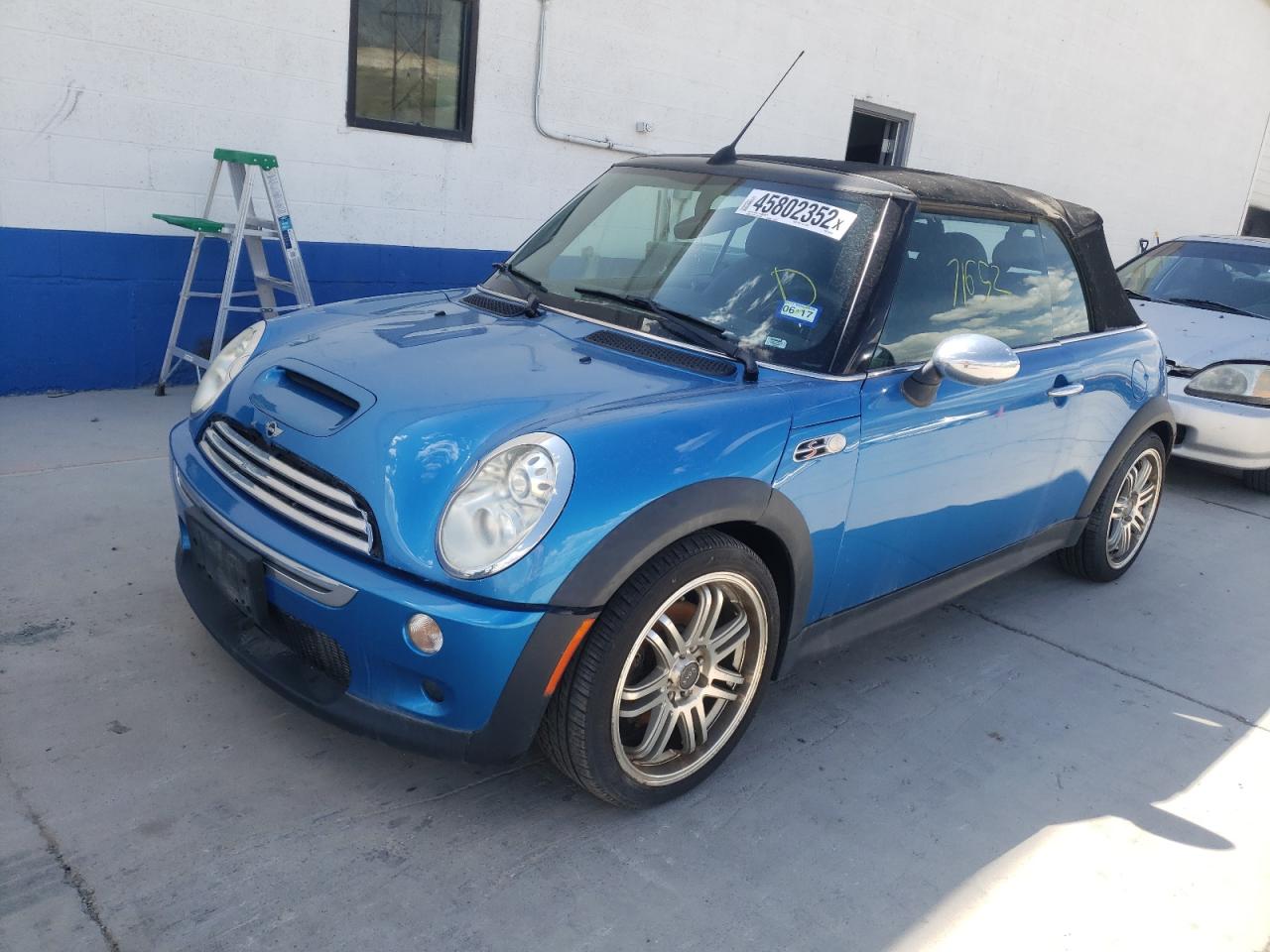 Photo 2 from auction – 2007 MINI COOPER S with VIN WMWRH33557TL95856