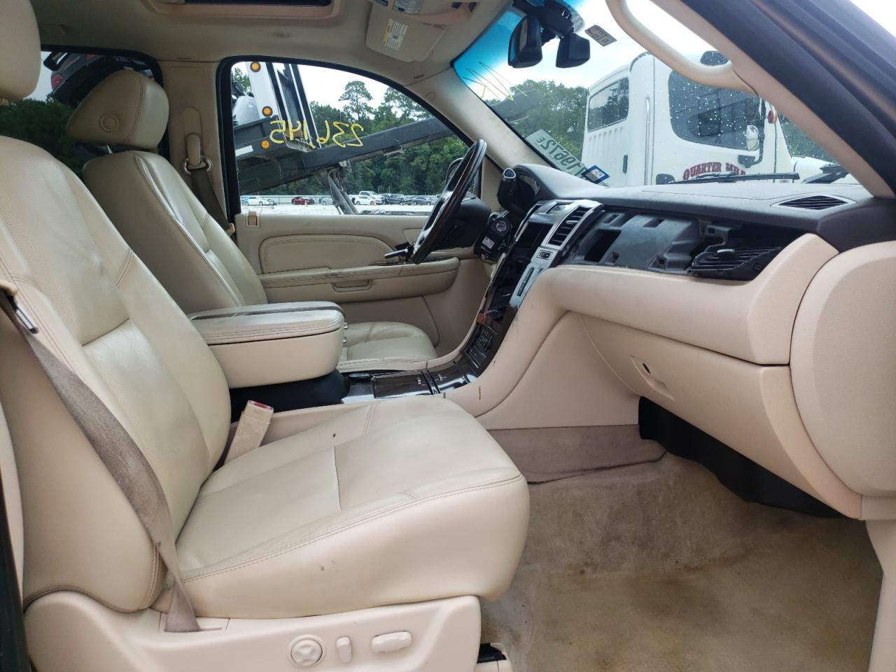 Photo 5 from auction – 2007 CADILLAC ESCALADE E with VIN 1GYFK668X7R238443