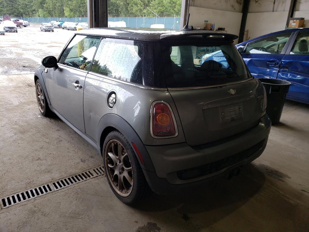 Photo 3 from auction – 2007 MINI COOPER S with VIN WMWMF73587TL90514