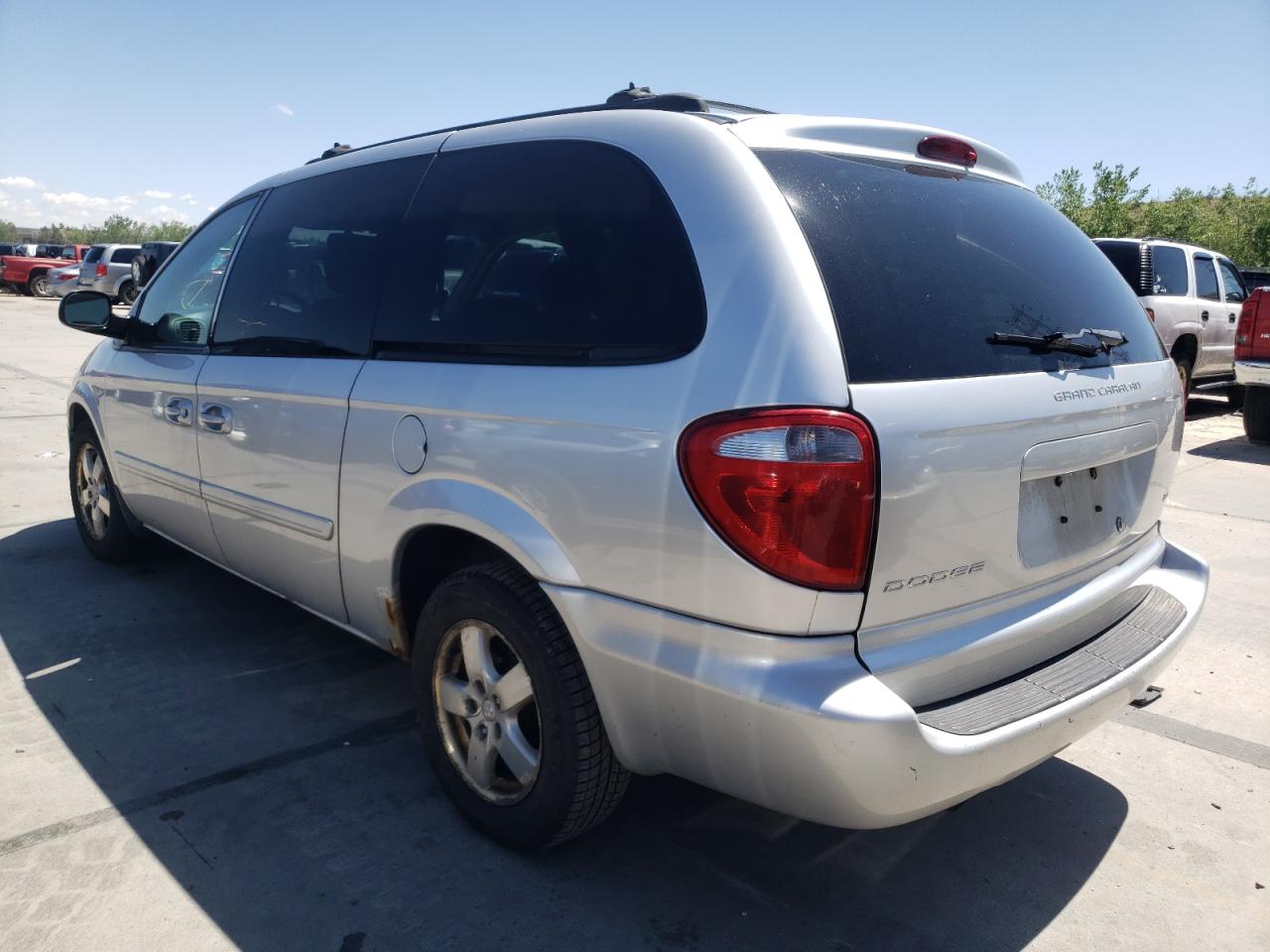 Photo 3 from auction – 2005 DODGE GRAND CARA with VIN 2D8GP44L15R208814