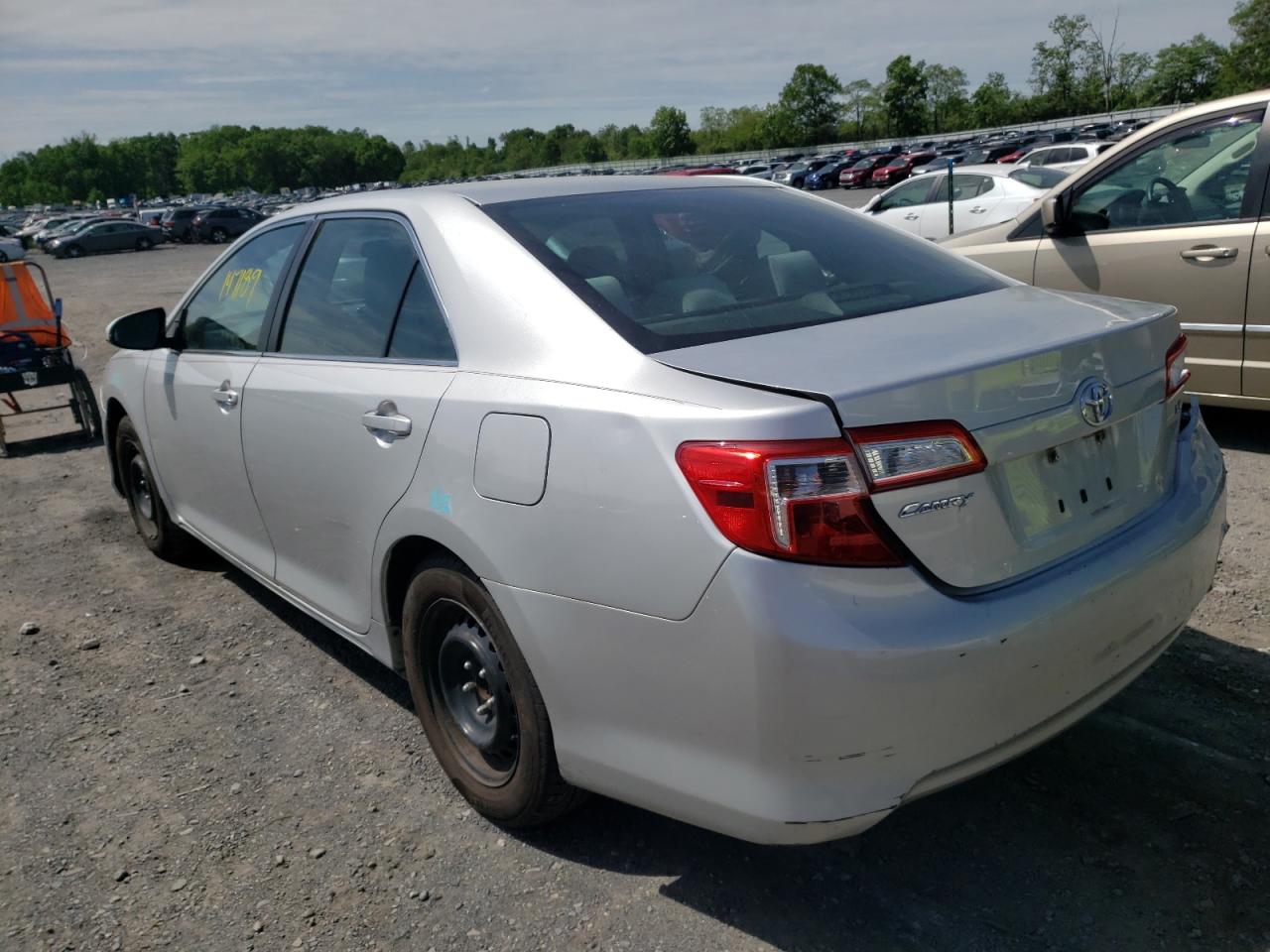 Foto 3 de la subasta – 2012 TOYOTA CAMRY BASE con VIN 4T1BF1FK6CU022406