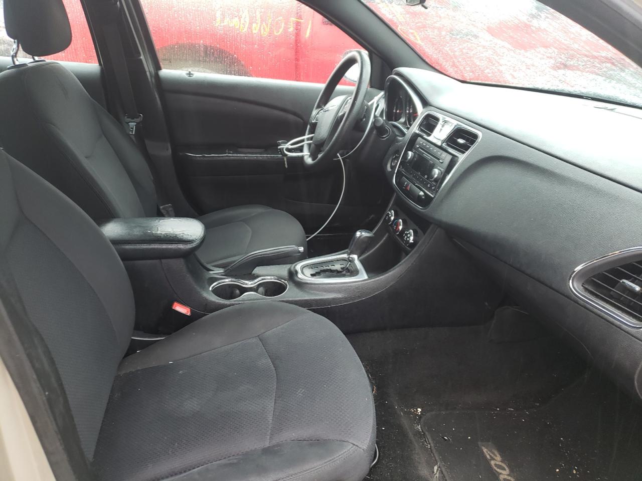 Фото 5 с аукциона – 2014 CHRYSLER 200 LX с VIN 1C3CCBAB7EN210321