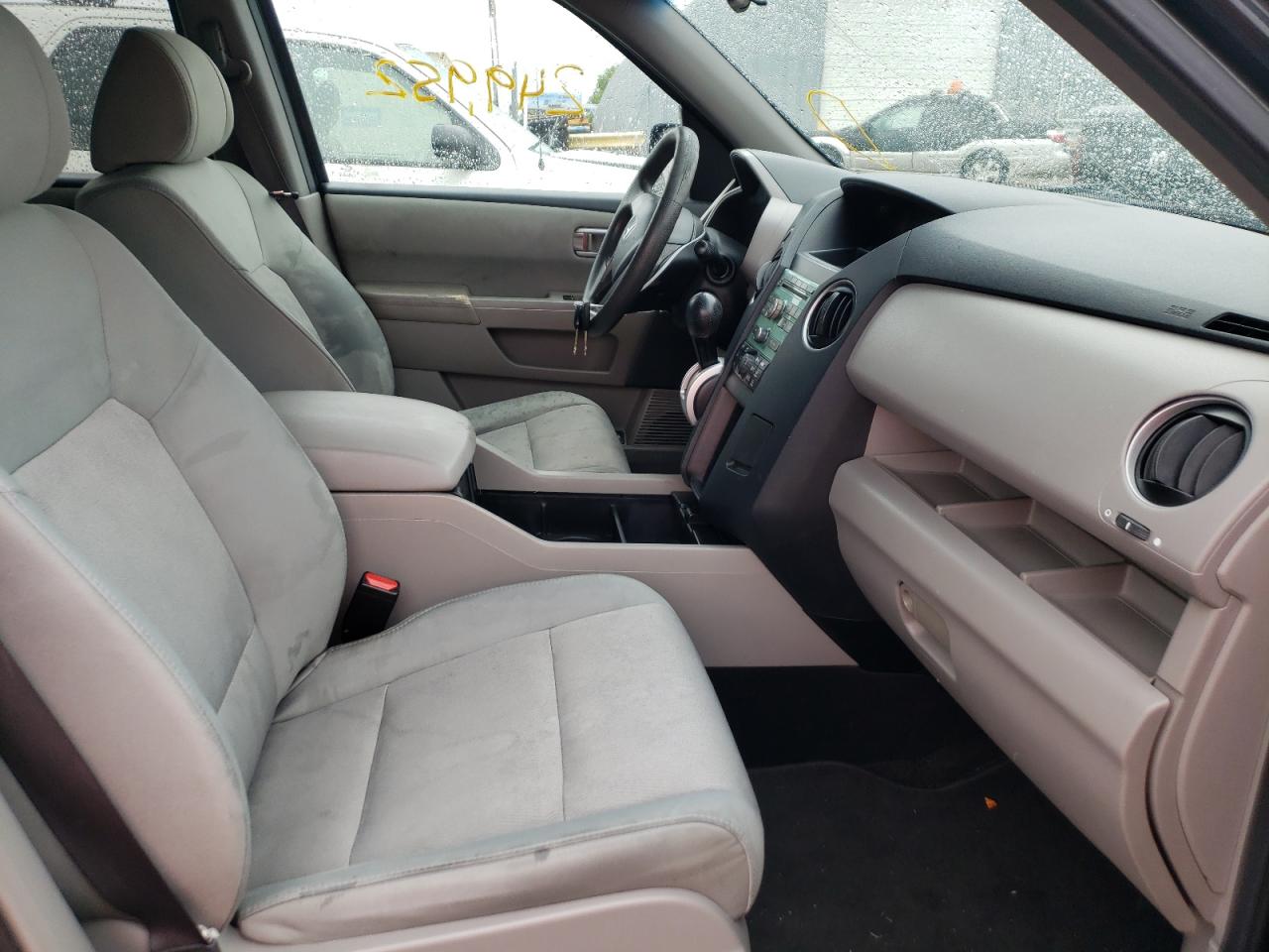 Photo 5 from auction – 2011 HONDA PILOT LX with VIN 5FNYF3H27BB007749