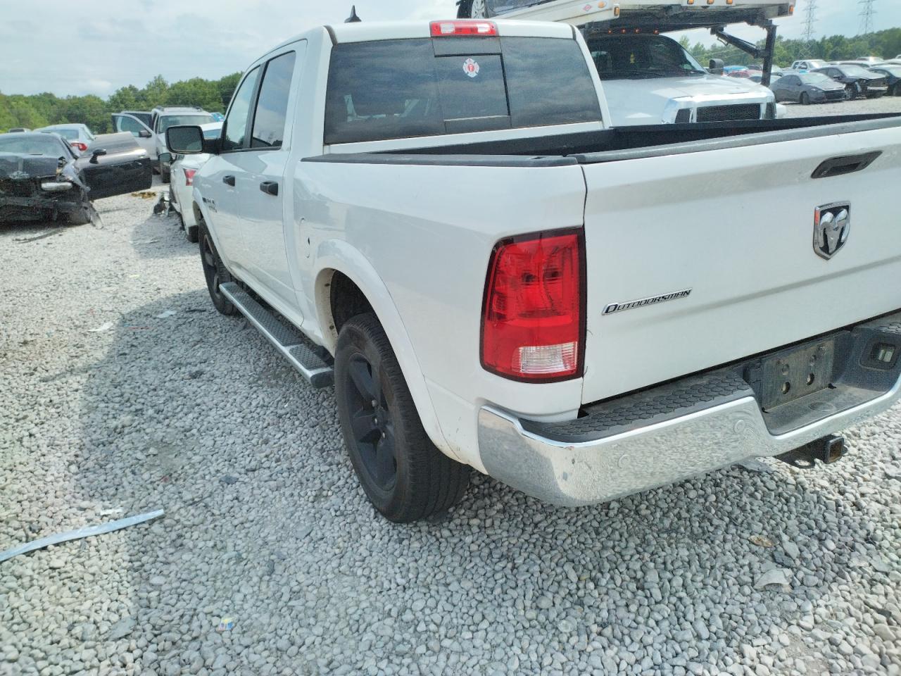 Photo 3 from auction – 2015 RAM 1500 SLT with VIN 1C6RR7LM1FS665143
