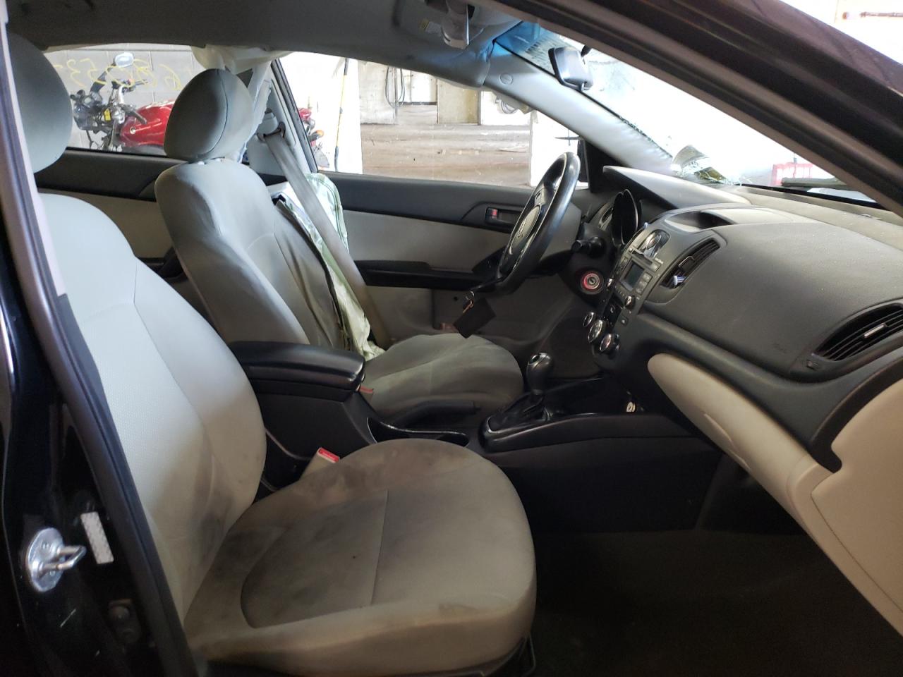 Photo 5 from auction – 2012 KIA FORTE with VIN KNAFU4A29C5569326