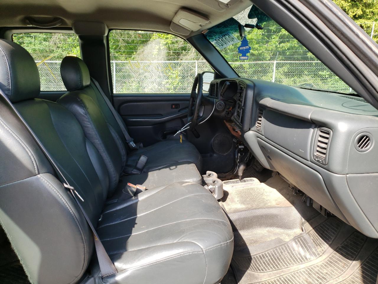 Photo 5 from auction – 2001 CHEVROLET SILVERADO with VIN 1GCEK19T41Z250079