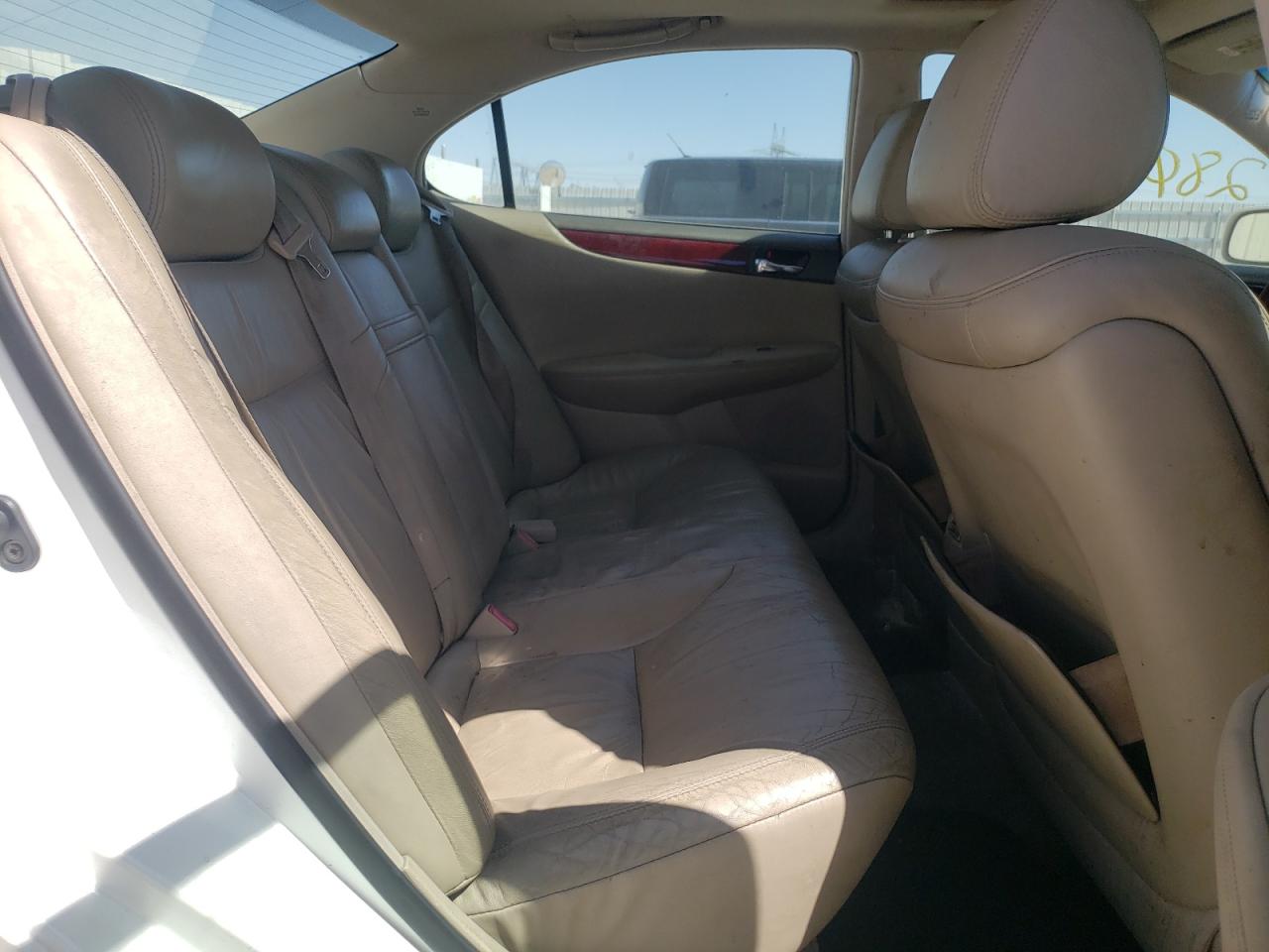 Photo 6 from auction – 2004 LEXUS ES 330 with VIN JTHBA30G940018862
