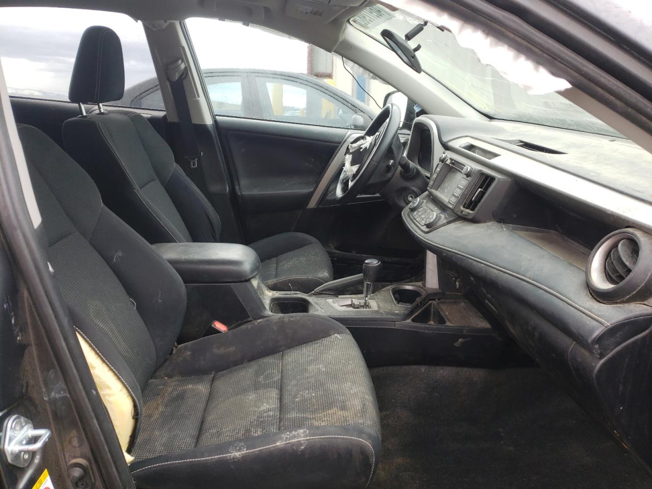 Photo 5 from auction – 2016 TOYOTA RAV4 XLE with VIN 2T3RFREV1GW459753