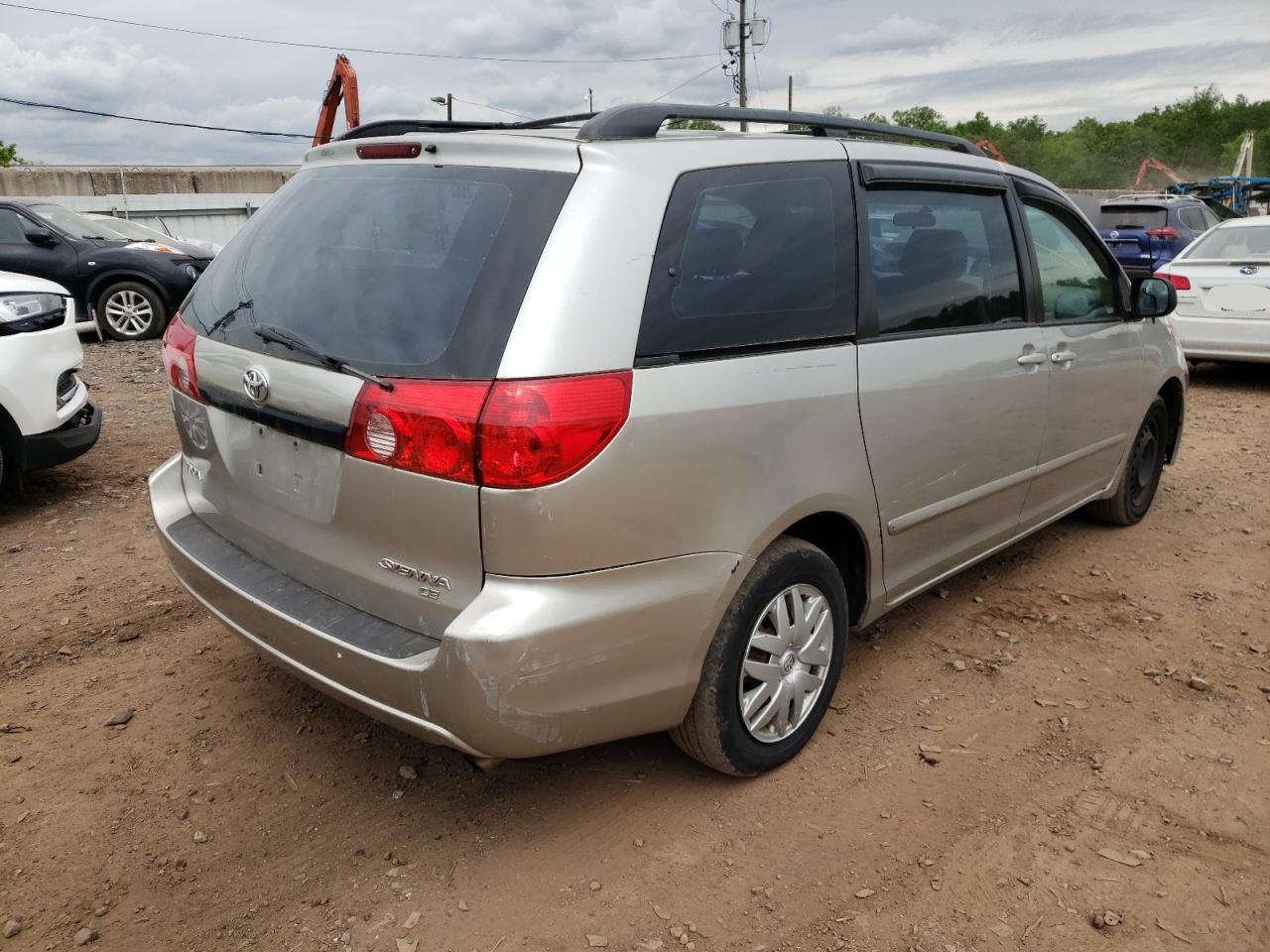 Photo 4 from auction – 2007 TOYOTA SIENNA CE with VIN 5TDZK23C27S090214