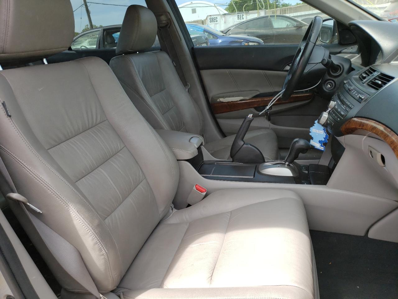 Photo 18 from auction – 2012 HONDA ACCORD EXL with VIN 1HGCP3F84CA009890