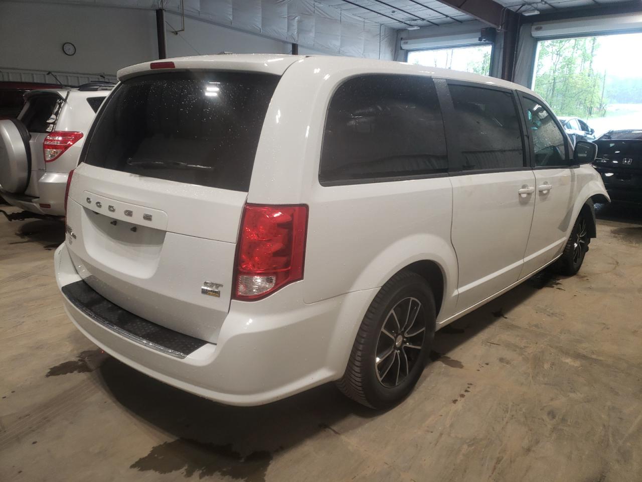 Photo 4 from auction – 2018 DODGE GRAND CARA with VIN 2C4RDGEG0JR145699
