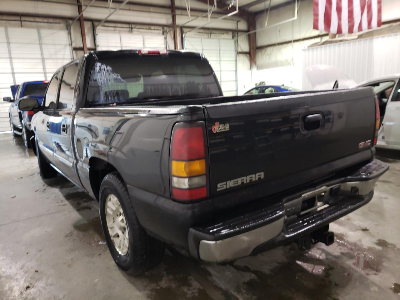 Photo 3 from auction – 2005 GMC NEW SIERRA with VIN 2GTEC13T351276466
