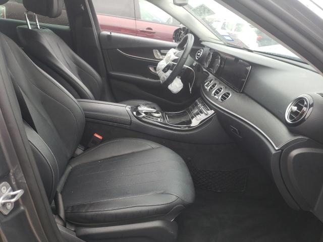 Photo 5 from auction – 2017 MERCEDES-BENZ E 300 with VIN WDDZF4JB8HA168039