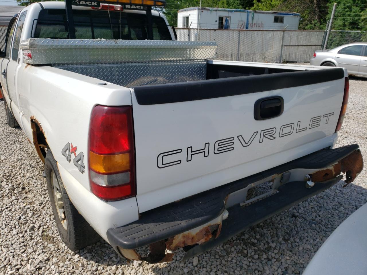 Photo 9 from auction – 2001 CHEVROLET SILVERADO with VIN 1GCEK19TX1Z251351