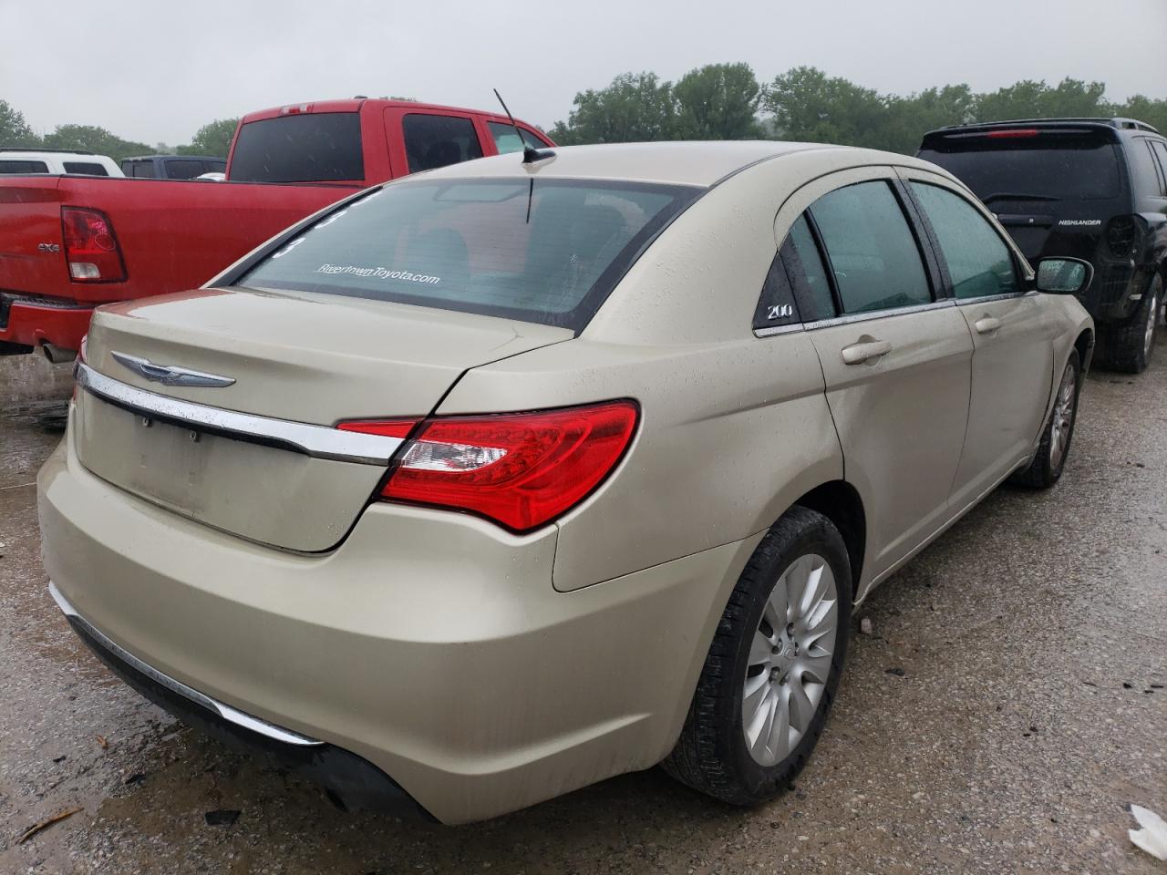 Фото 4 с аукциона – 2014 CHRYSLER 200 LX с VIN 1C3CCBAB7EN210321