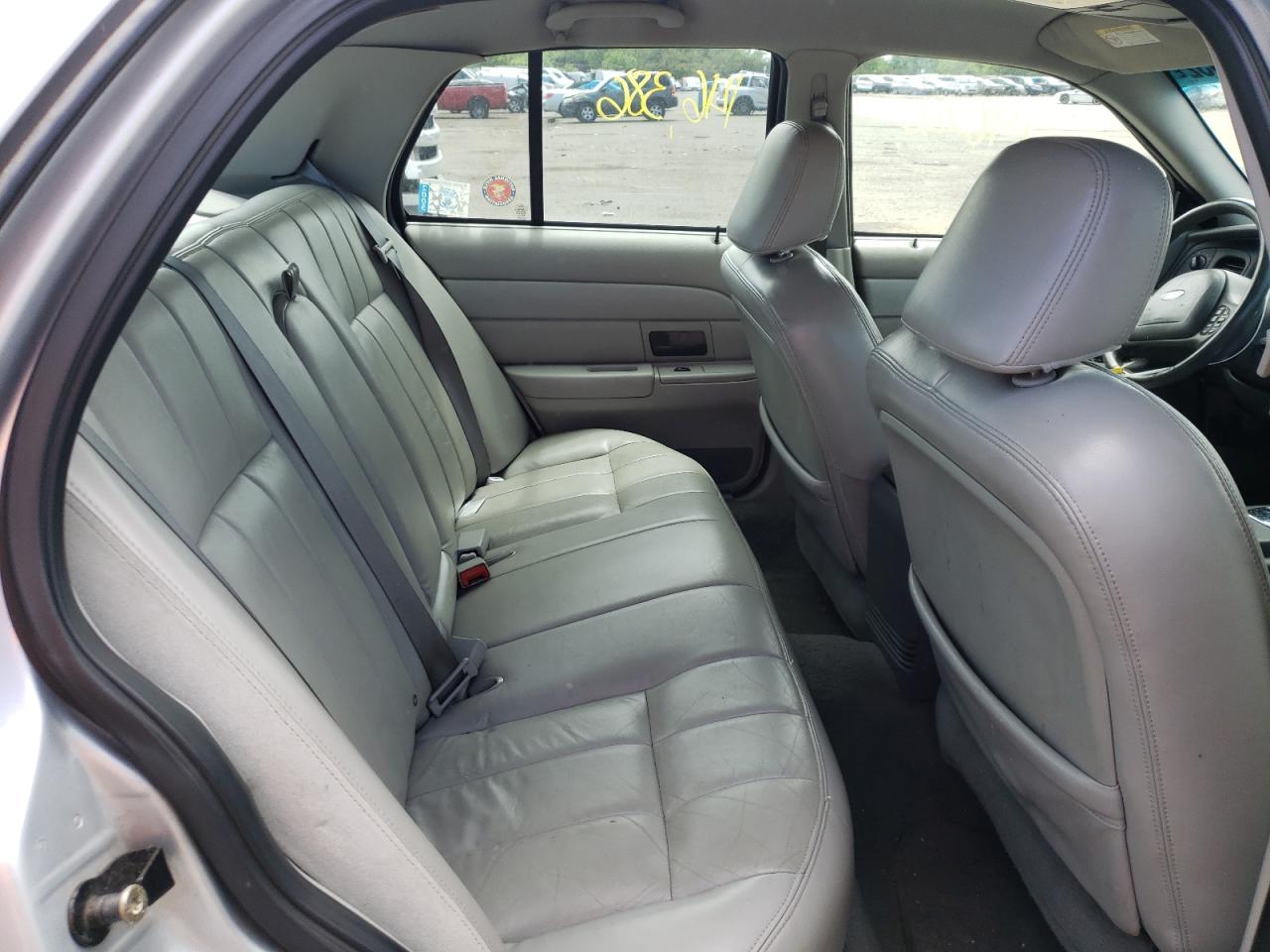 Photo 18 from auction – 2003 FORD CROWN VICT with VIN 2FAFP74W53X161131