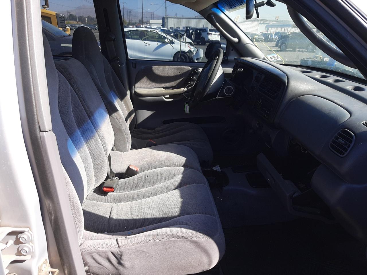 Photo 5 from auction – 2000 DODGE DAKOTA QUA with VIN 1B7GL2AX3YS759576