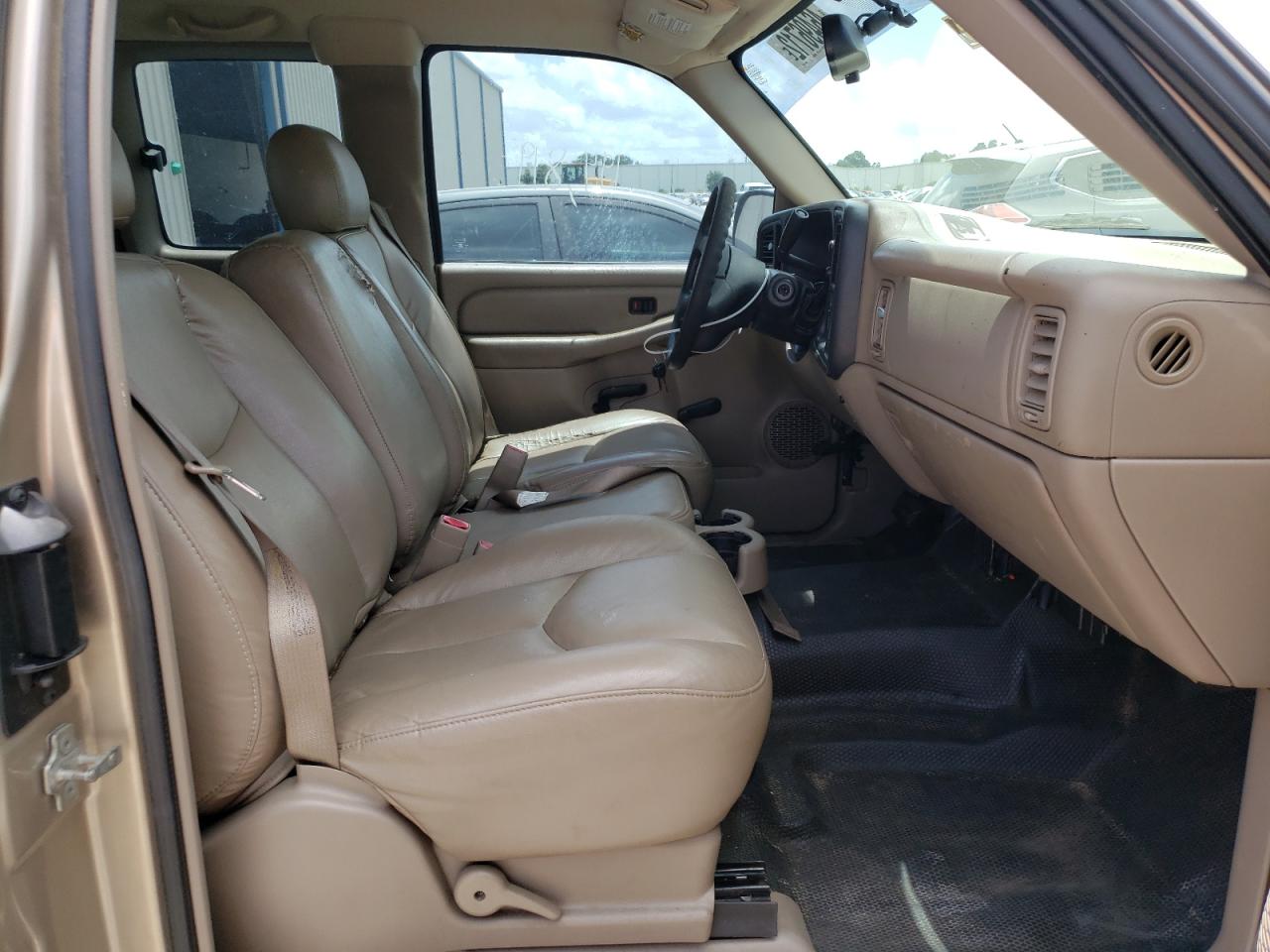Photo 5 from auction – 2004 CHEVROLET SILVERADO with VIN 2GCEC19T941317706