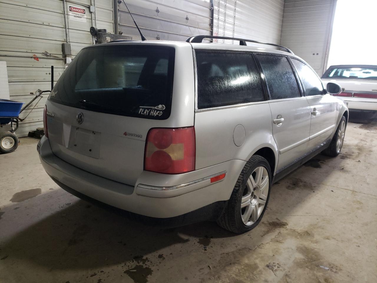 Photo 4 from auction – 2005 VOLKSWAGEN PASSAT GLS with VIN WVWDD63B05E120400