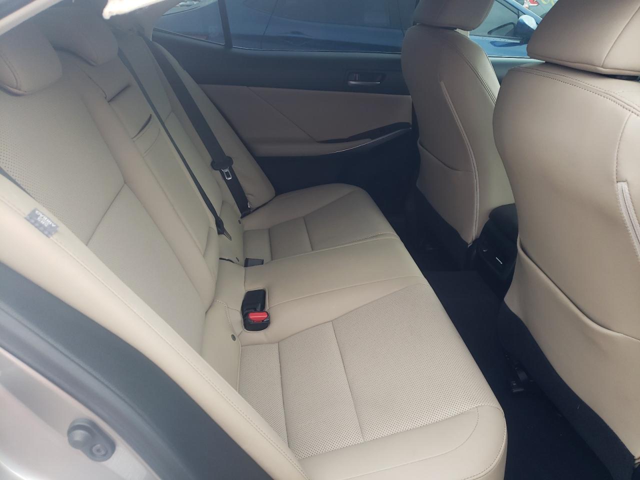 Photo 6 from auction – 2018 LEXUS IS 300 with VIN JTHBA1D22J5081691