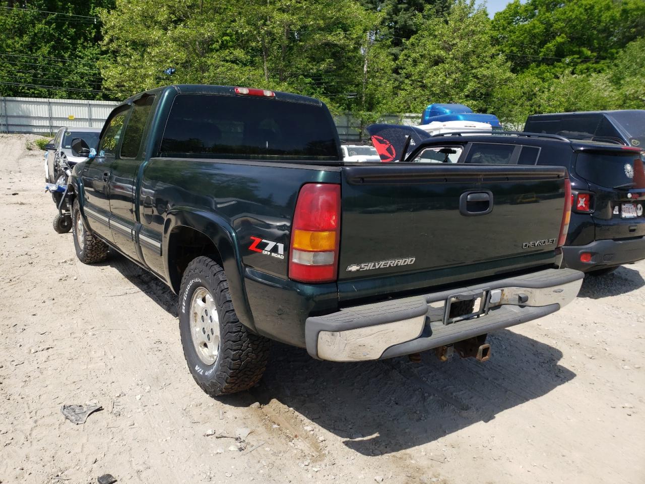Photo 3 from auction – 2001 CHEVROLET SILVERADO with VIN 2GCEK19T711294103